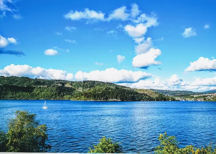 Bjornestrand Fjordside View Apartmán