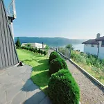 Bjornestrand Fjordside View アパート *