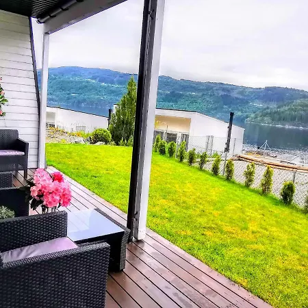 Bjornestrand Fjordside View 公寓 卑爾根
