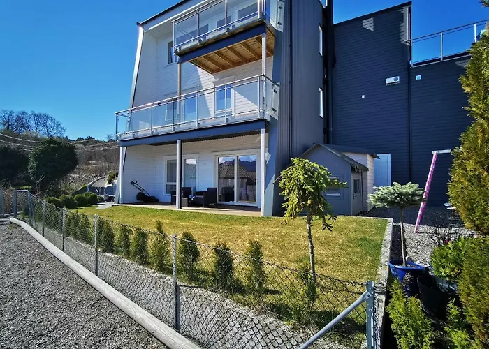 Lägenhet Bjornestrand Fjordside View Bergen